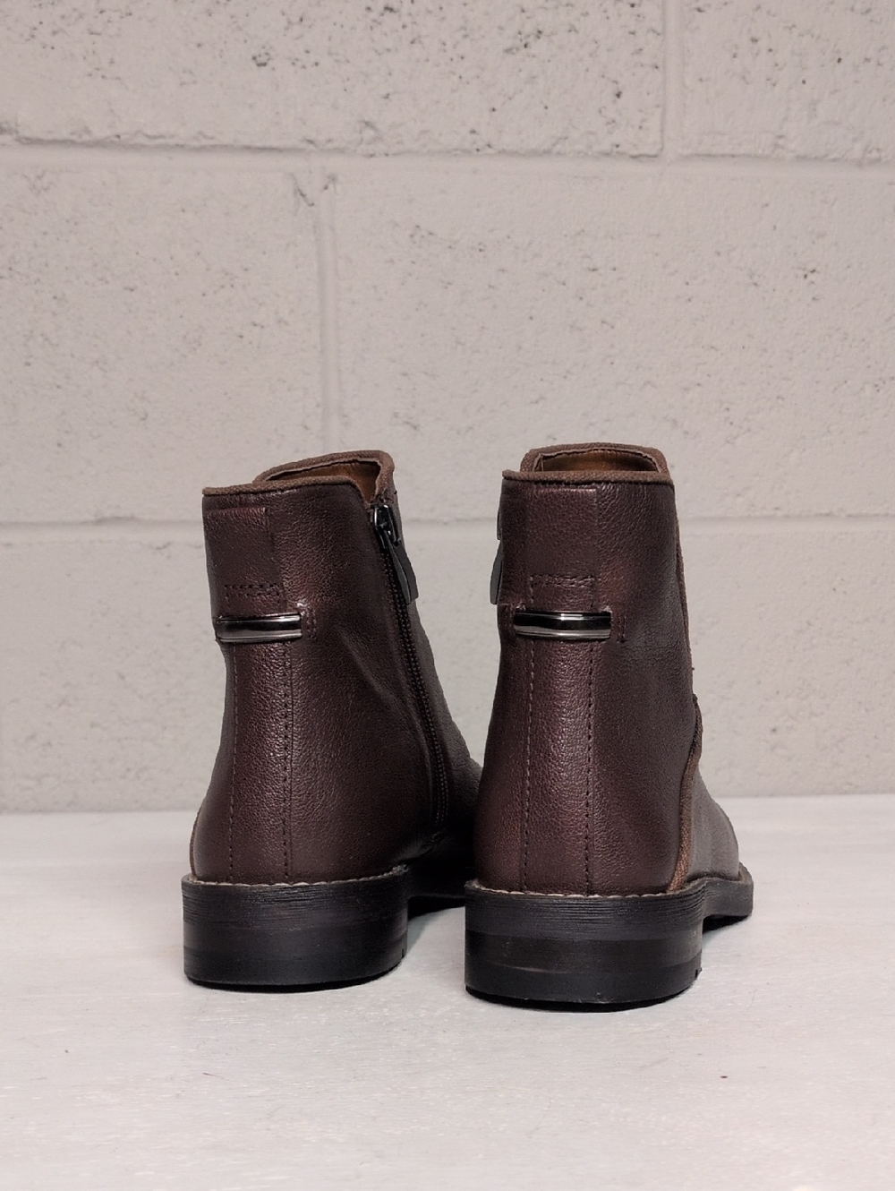 Franco Marcus Brown Leather Ankle Bootie Size 7, like new condition, Minimalist - Picture 3 of 11